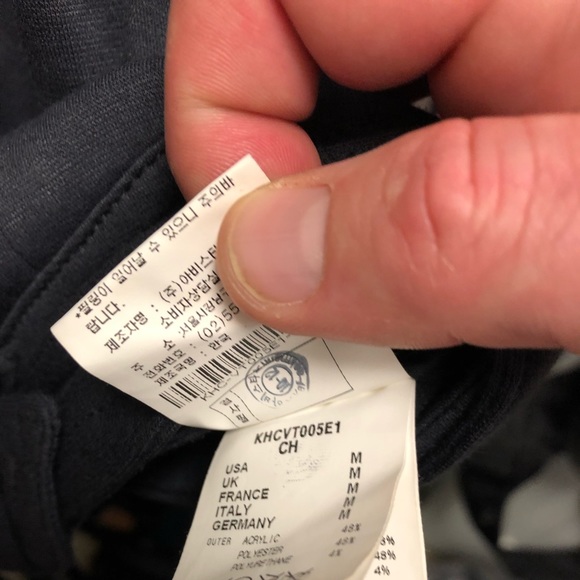 Kai-Aakmann men’s black vest with hidden buttons - Picture 6 of 7